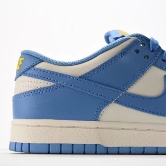 Nike Dunk Low Retro \